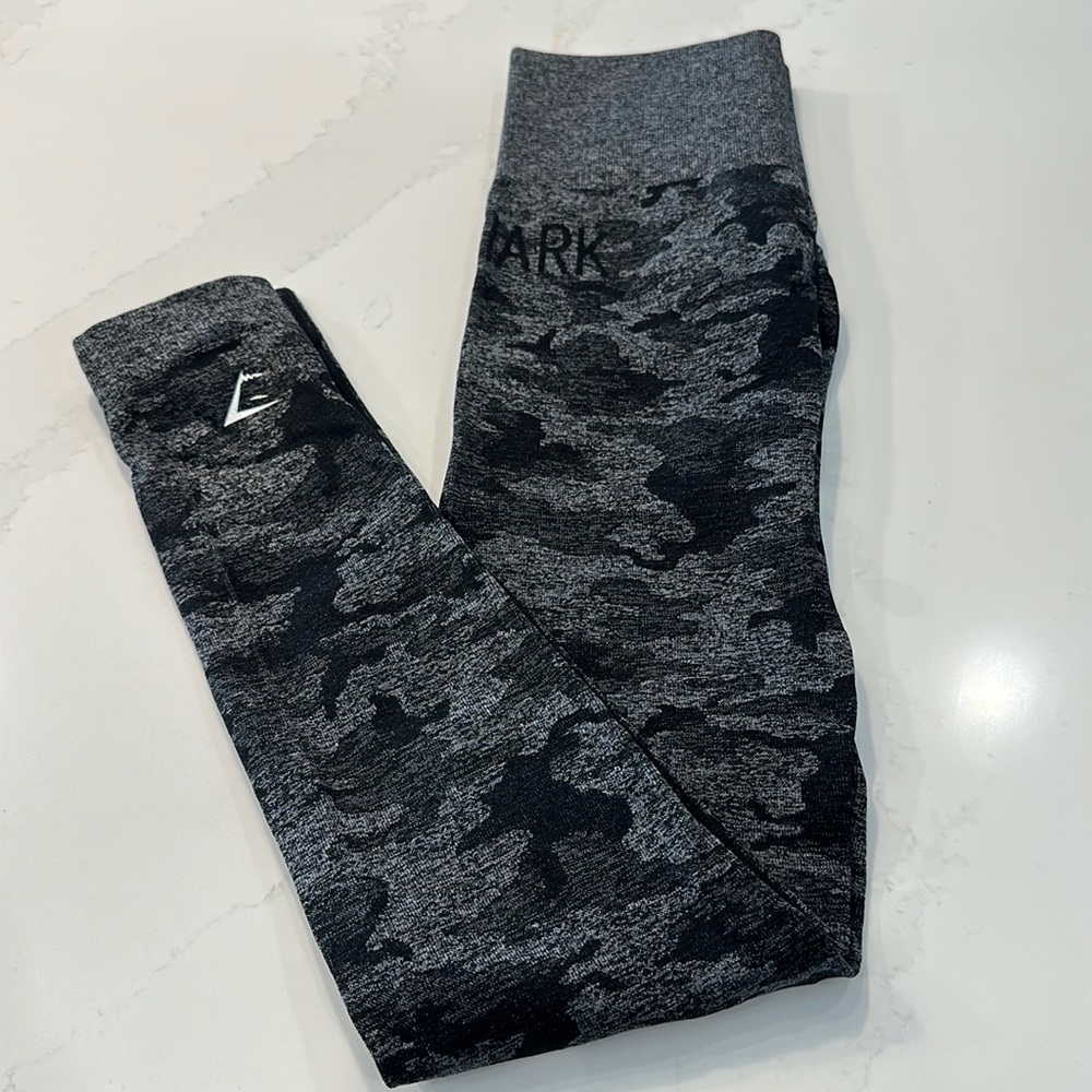 Gymshark Black Camo Cropped Leggings